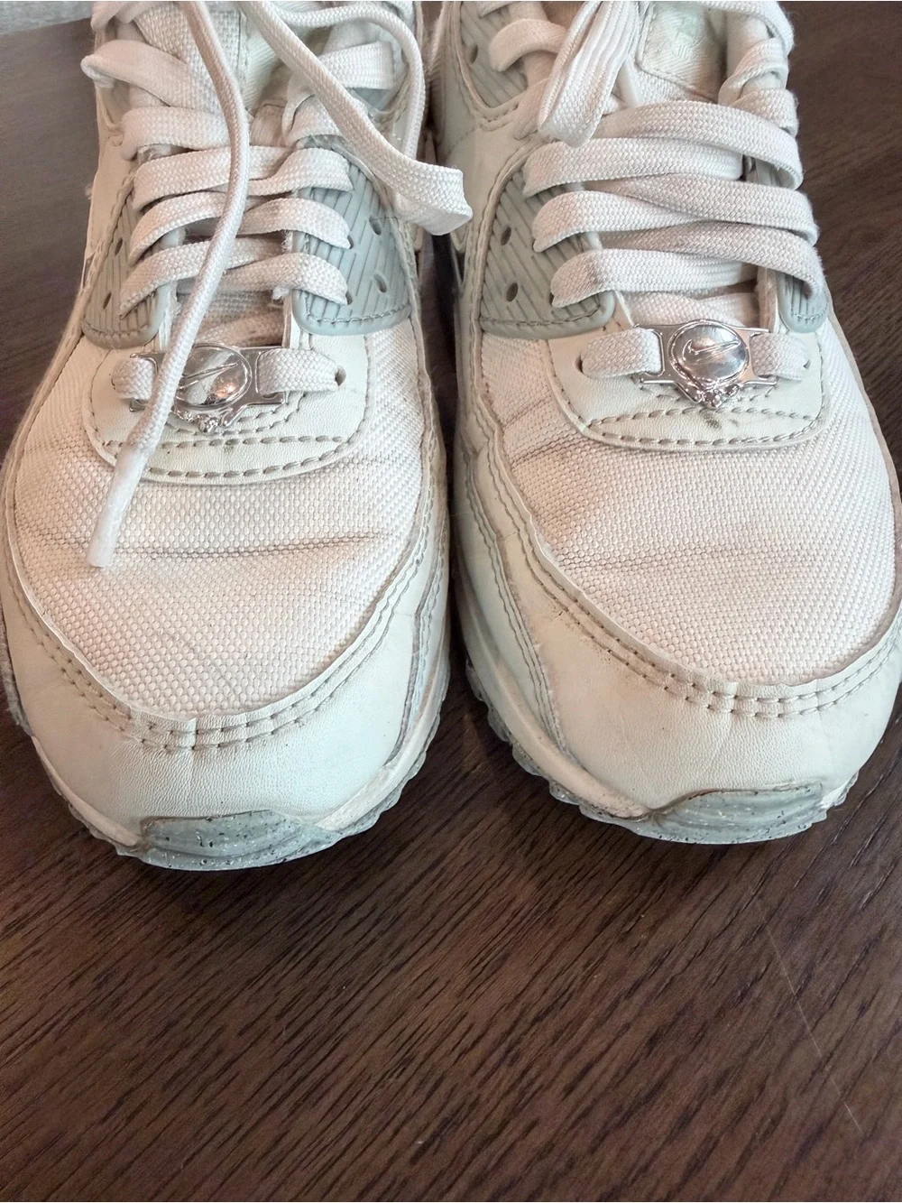 Nike White Sneakers with Pale Green/Blue Accents - Big Kids 7